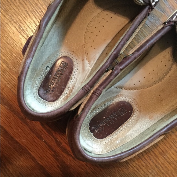 Sperry leather boat shoes with tassel. Size 9 1/2. - Picture 3 of 6
